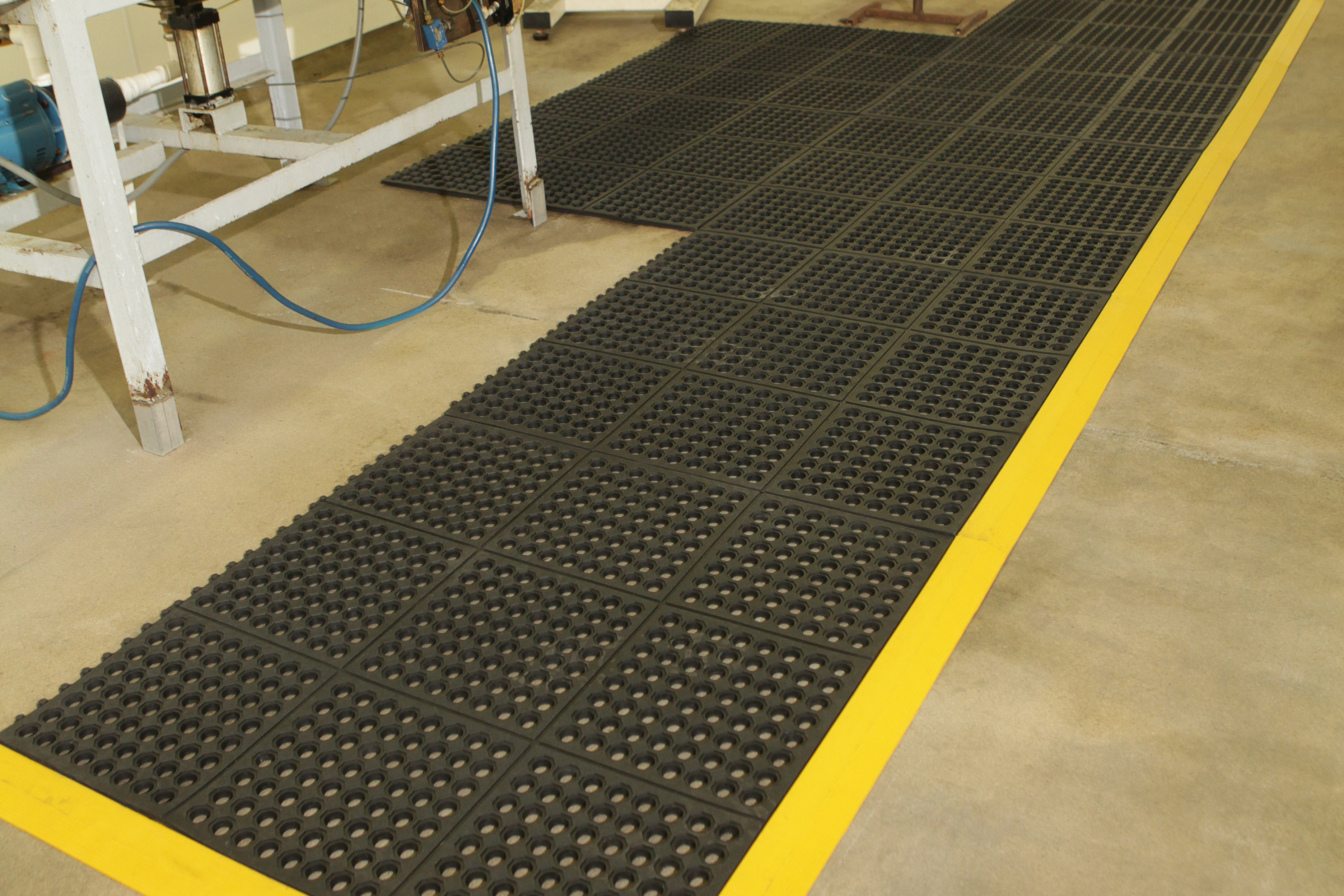 Interlink Mat with Holes