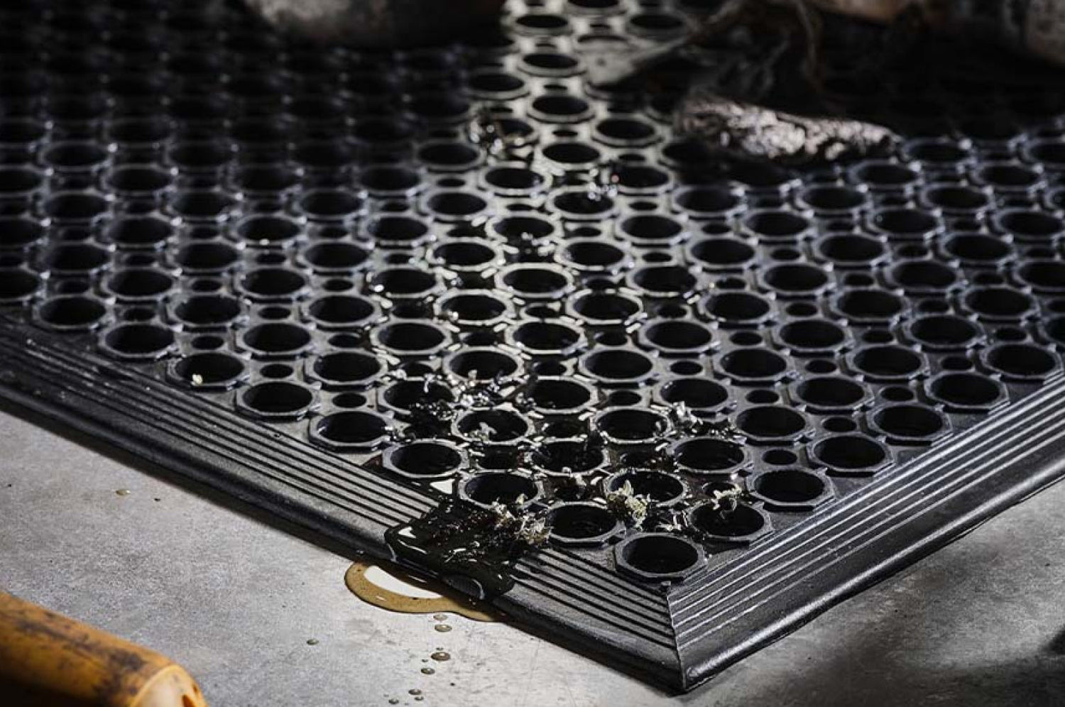 How to Choose the Best Anti-Fatigue Mat for Warehouse Work